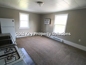 919 E 6th St in Anderson, IN - Foto de edificio - Building Photo