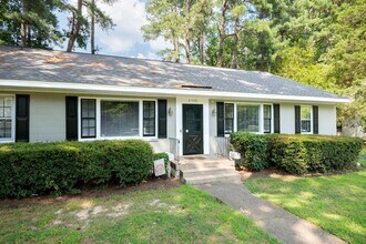 2506 Kenmore Rd in Richmond, VA - Foto de edificio - Building Photo