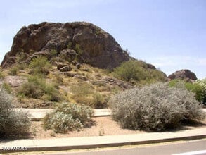 925 N College Ave in Tempe, AZ - Building Photo - Building Photo