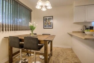 25 Broadleaf Pl in Kitchener, ON - Building Photo - Building Photo