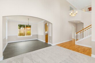 6594 163rd Pl SE in Bellevue, WA - Building Photo - Building Photo
