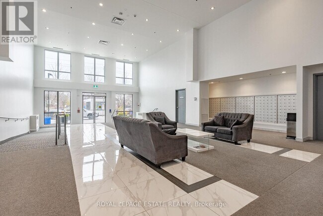 22 E Haven Dr in Toronto, ON - Building Photo - Building Photo