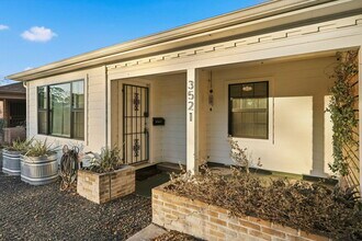 3521 Burgundy Ln in Houston, TX - Building Photo - Building Photo