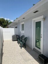 2852 SW 36th Ave in Miami, FL - Building Photo - Building Photo