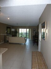 440 Lakeview Dr-Unit -203 in Weston, FL - Building Photo - Building Photo