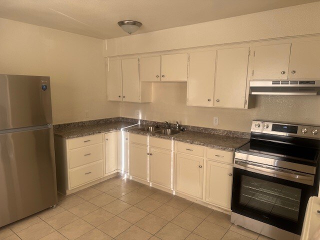 306 S Chestnut Ave in Fresno, CA - Building Photo