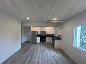 Newly Renovated 1 bedroom in Gardena, CA - Building Photo - Building Photo