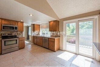 11881 SE Southern Lites Dr in Happy Valley, OR - Building Photo - Building Photo