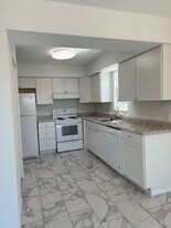 2005 McMullen Ave in Dunedin, FL - Building Photo
