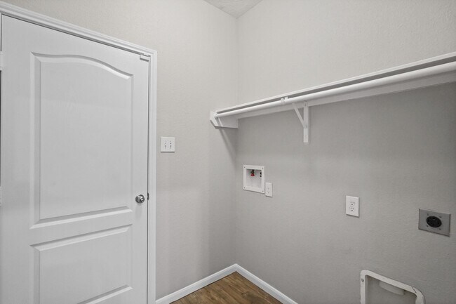 property at 2547 Hawthorn Park Ct