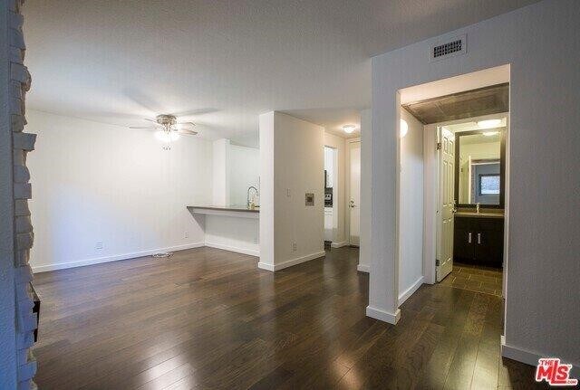 141 S Clark Dr, Unit 118 in Los Angeles, CA - Building Photo