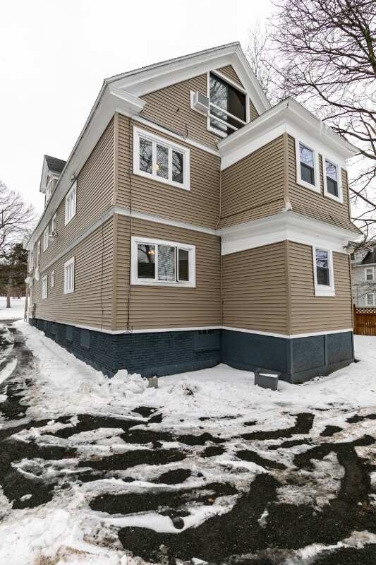 1205 Madison St in Syracuse, NY - Building Photo - Building Photo