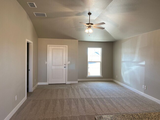 2004 137th St in Lubbock, TX - Building Photo - Building Photo