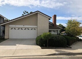 26 Alderbrook in Irvine, CA - Building Photo