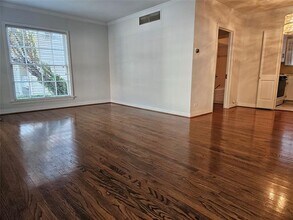 6904 Westchester Dr-Unit -3 in Dallas, TX - Building Photo - Building Photo