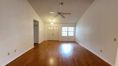 18 Warren Pl in Palm Coast, FL - Building Photo - Building Photo