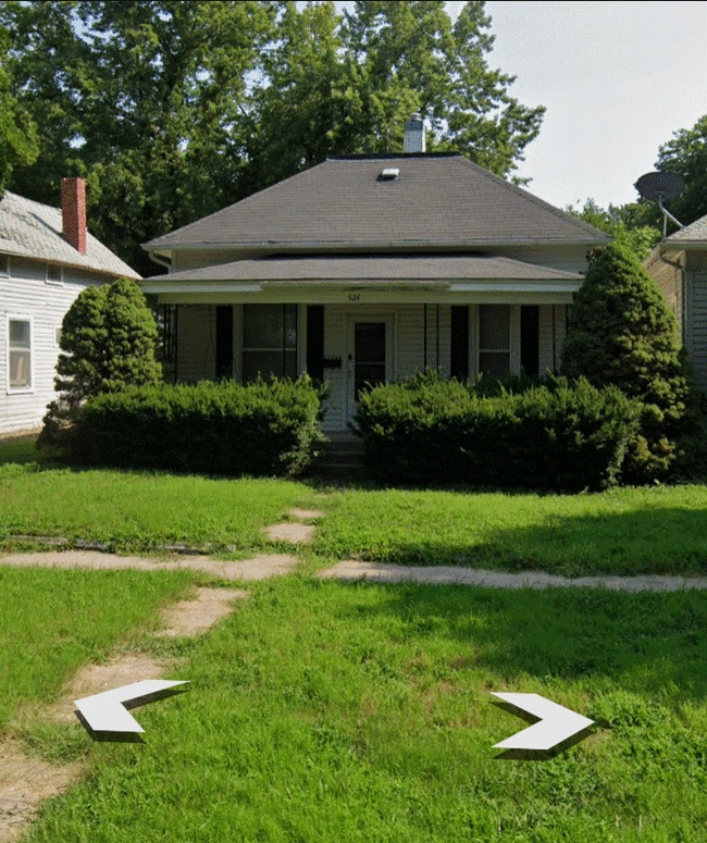 property at 524 E 7th Street
