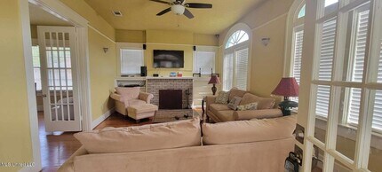 133 Hopkins Blvd, Unit A in Biloxi, MS - Foto de edificio - Building Photo