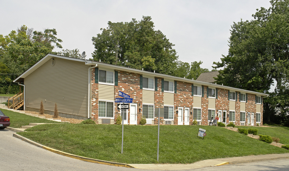 1301-1315 N 4th St in St. Charles, MO - Foto de edificio