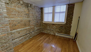 92 Endicott St, Unit 1 in Boston, MA - Foto de edificio - Building Photo