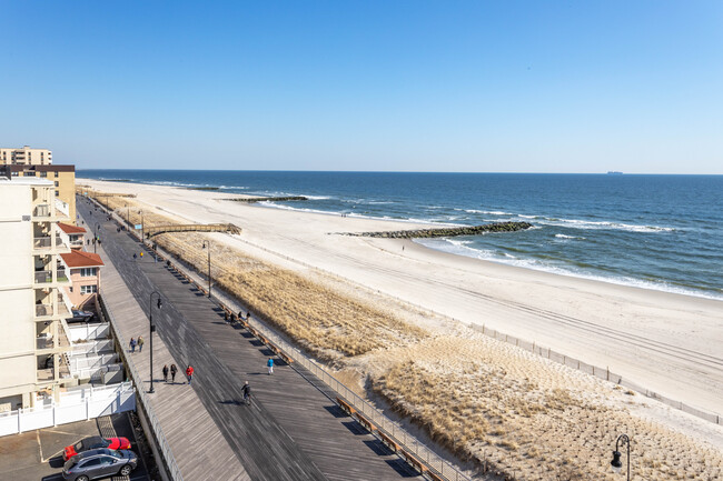 Boardwalk Apartments in Long Beach, NY - Building Photo - Building Photo