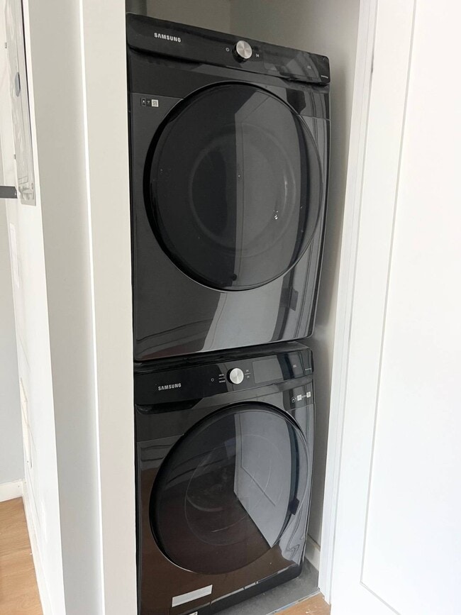 945 77th St in Brooklyn, NY - Building Photo - Building Photo