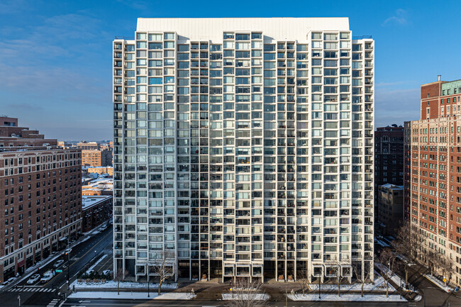 Harbor House in Chicago, IL - Building Photo - Building Photo