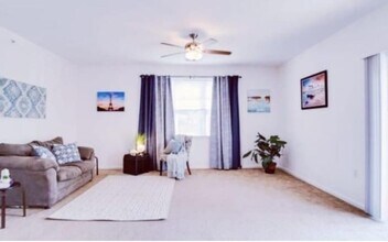 908 Southmoor Dr in Virginia Beach, VA - Building Photo - Building Photo