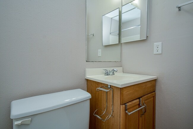 property at 1910 Crosscoach Ln