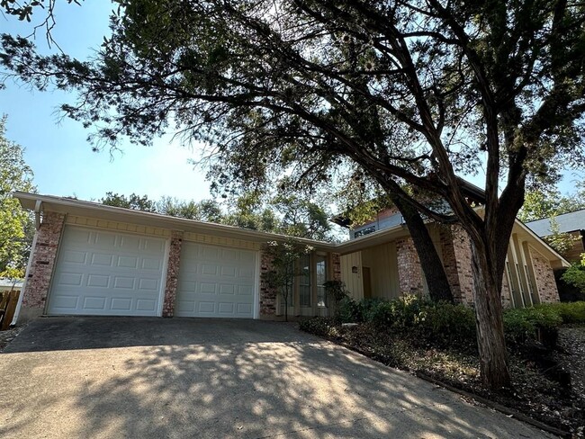 property at 2314 Farnswood Cir