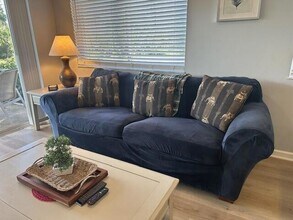 8292 Mulligan Cir, Unit A in Port St. Lucie, FL - Foto de edificio - Building Photo