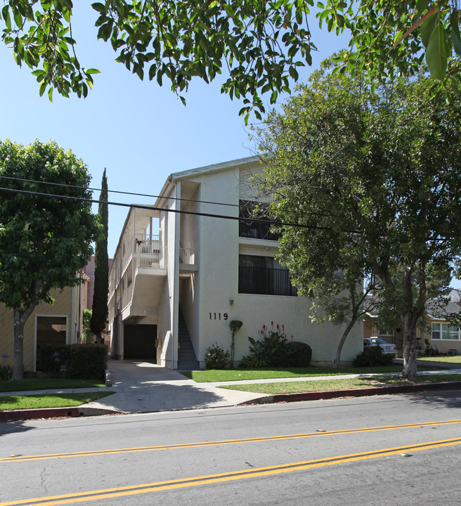 1119 Alameda Ave in Glendale, CA - Foto de edificio