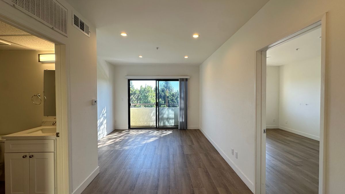 1380 Veteran Ave in Los Angeles, CA - Building Photo