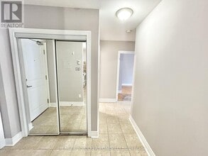 15 Thirty Third St in Toronto, ON - Building Photo - Building Photo