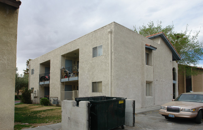 4718 Elk Springs Ave in Las Vegas, NV - Building Photo - Building Photo