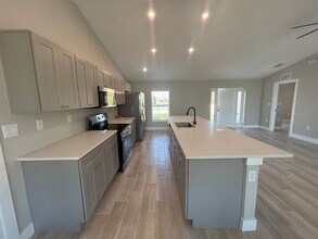 2314 Kismet Pkwy in Cape Coral, FL - Building Photo - Building Photo