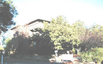 Regency Plaza Apartment Homes in Martinez, CA - Foto de edificio - Building Photo