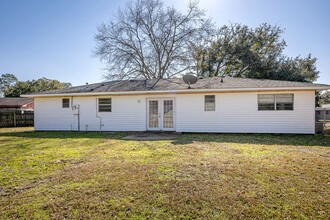 5019 Cambridge Dr in Pascagoula, MS - Building Photo - Building Photo