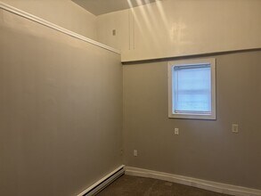 145 E Main St in Lisbon, IA - Building Photo - Building Photo