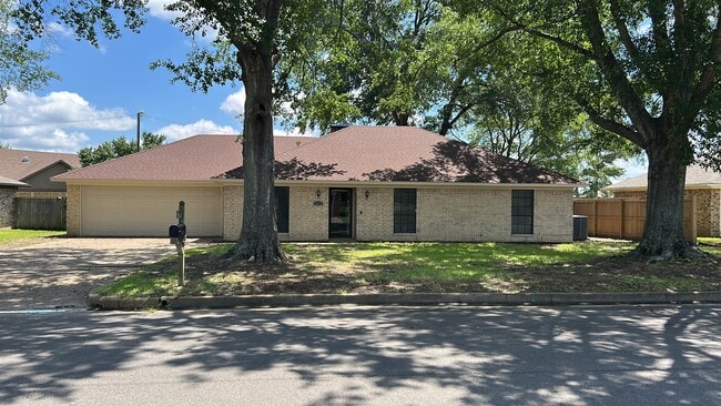 1412 Woodbridge Dr in Tyler, TX - Building Photo - Building Photo