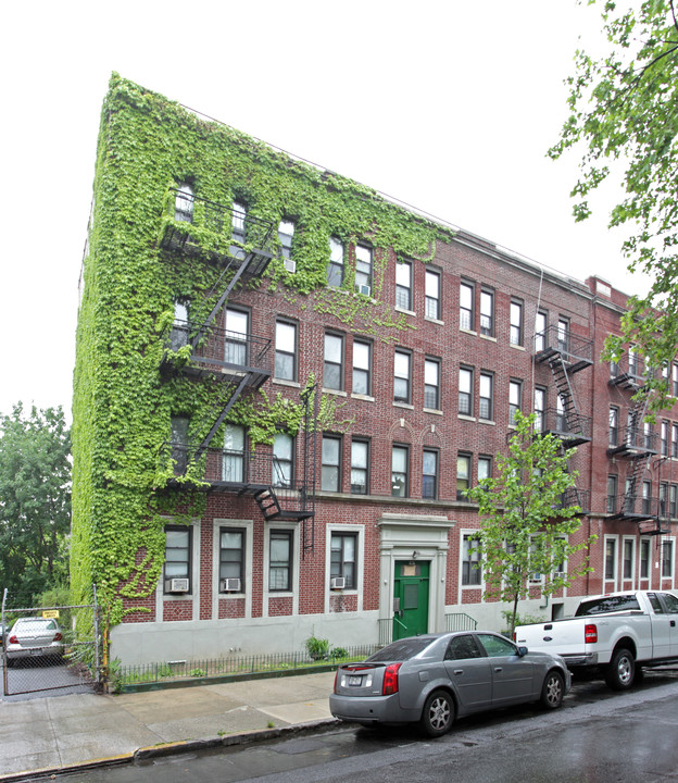 President Street Apartments in Brooklyn, NY - Building Photo