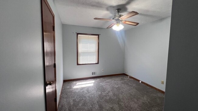 6460 Lake Esther Dr in Fairburn, GA - Foto de edificio - Building Photo