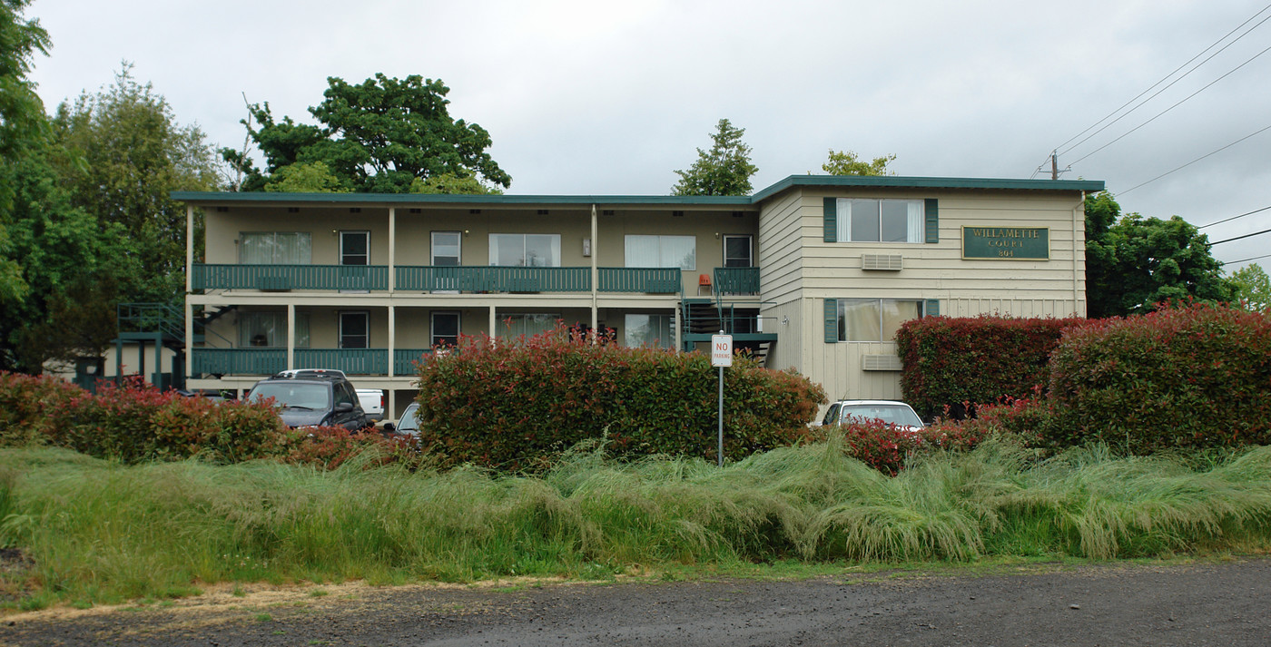 Willamette Court804 in Corvallis, OR - Building Photo