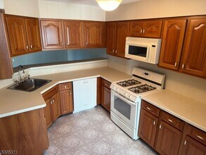 75 Homestead Ln in Lincoln Park, NJ - Building Photo - Building Photo