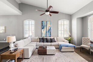 13010 E Shangri La Rd in Scottsdale, AZ - Building Photo