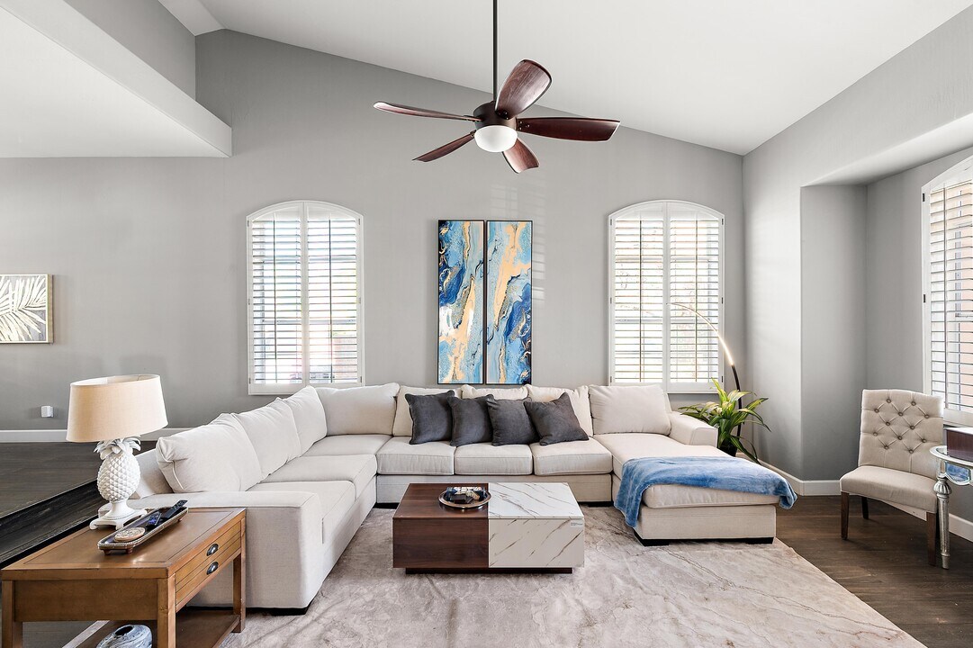 13010 E Shangri La Rd in Scottsdale, AZ - Building Photo