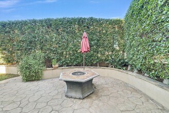 2006 Manhattan Beach Blvd in Redondo Beach, CA - Building Photo - Building Photo