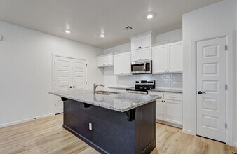 1129 Carpe Diem Ct in Edmond, OK - Building Photo - Building Photo