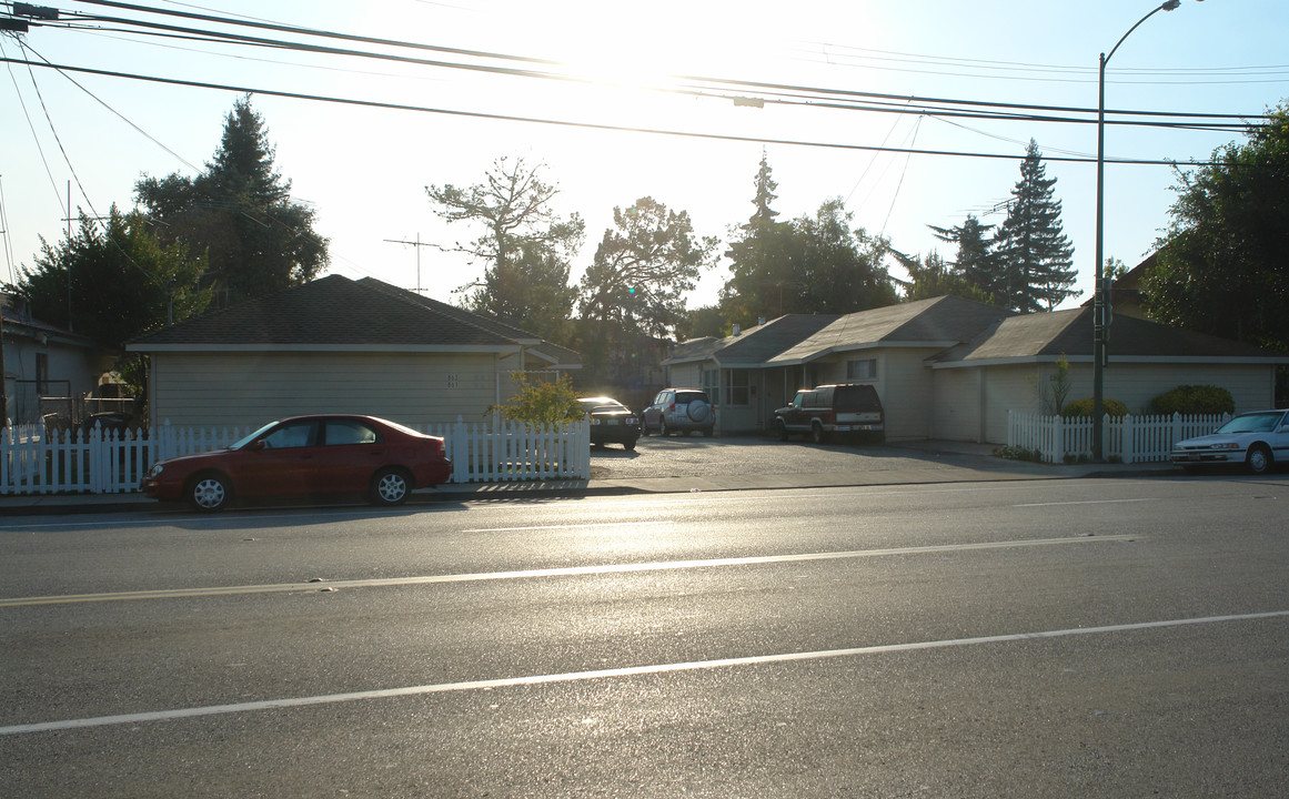 849 N Rengstorff Ave in Mountain View, CA - Building Photo