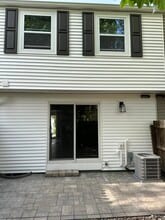 35 Farmbrook Drive in Farmington, NY - Building Photo - Building Photo